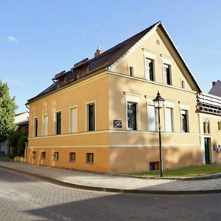 "Ferienwohnung Am Schloss" - Ferienwohnung Mit Blick Auf Das Barbyer Schloss, 5 Gehminuten Bis Zur Elbe Exteriör bild